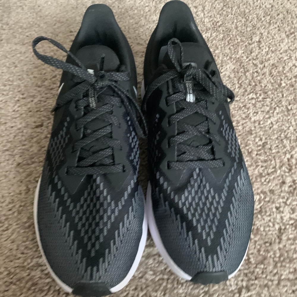 Nike tennis shoes